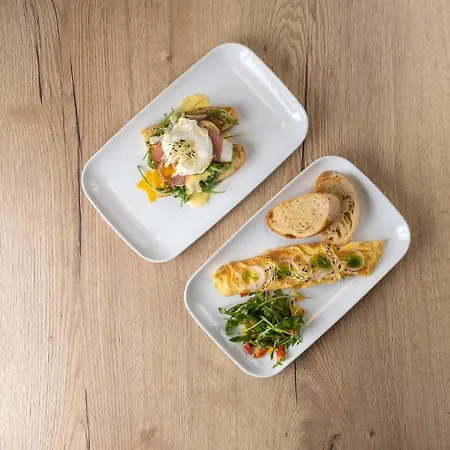 Restovna Πανσιόν Jíloviště