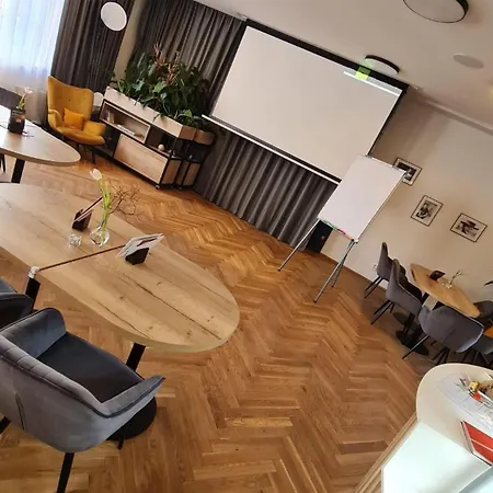 Restovna Πανσιόν