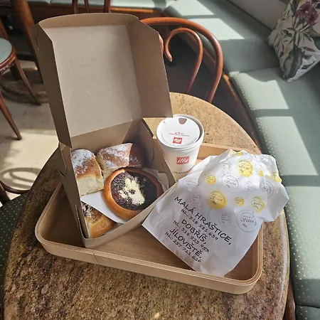 Gasthuis Restovna 3*